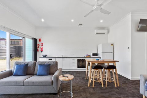 Port Lincoln Shark Apartment 4 - Sydney 4u 1