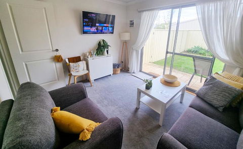 Queen Bed Apartment- No Sharing, Your Very Own Space - Sydney 4u 1