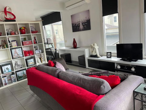 Radiance - Chic Fitzroy Street Apartment - Sydney 4u 0
