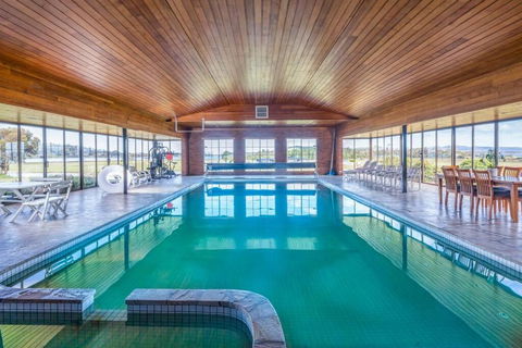 Prestigious Expansive Home With Almost Everything - Sydney 4u 0