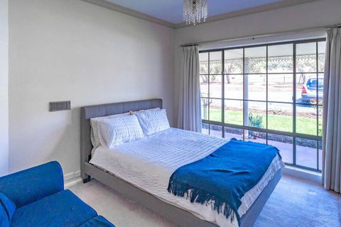Prestigious Expansive Home With Almost Everything - Sydney 4u 2
