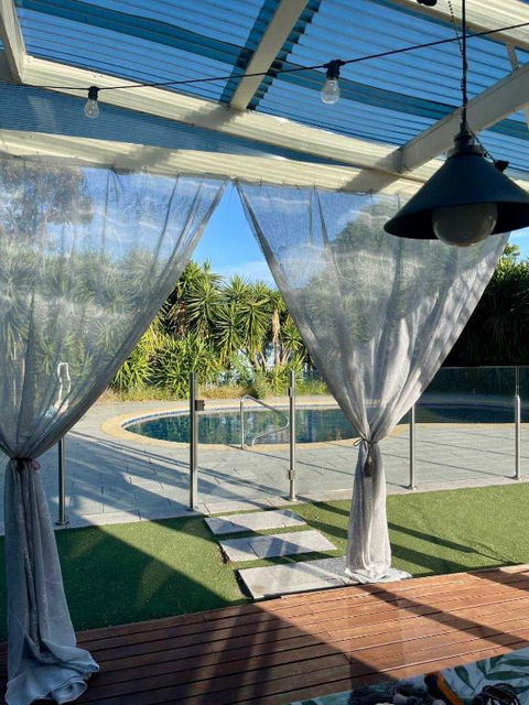 Prime Glen Huntly Beauty - 4BR Family Home W Pool - Sydney 4u 1
