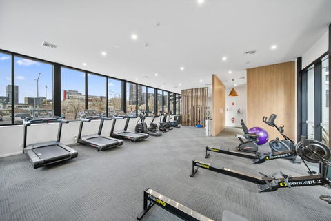 Pristine 2-Bed Apartment With Pool And BBQ - Accommodation Sydney 3