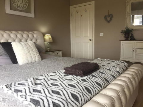 Private Bedroom In Modern Farm Homestead - Accommodation Sydney 0