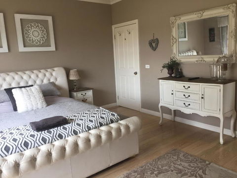 Private Bedroom In Modern Farm Homestead - Accommodation Sydney 1