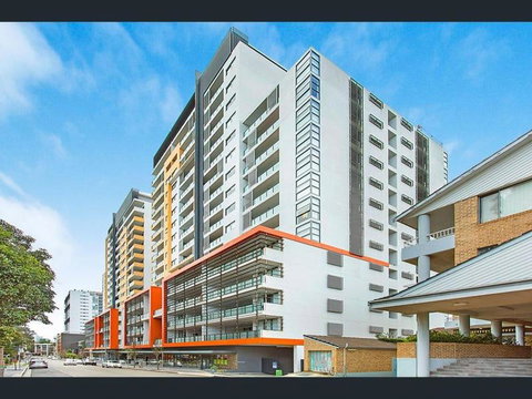 Private Room With Shared Washroom Only In 3bhk Apartment - Sydney Resort 0