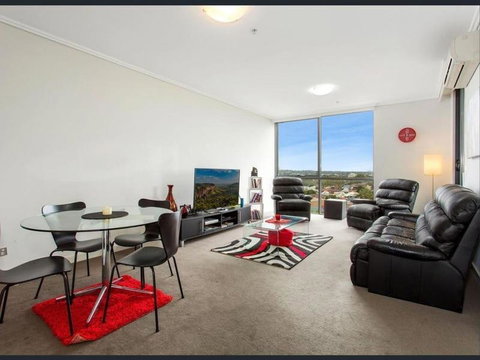 Private Room With Shared Washroom Only In 3bhk Apartment - Sydney Resort 3