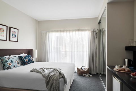 Punthill Essendon - Sydney 4u 1