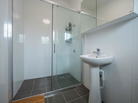 Quaint Double Or Queen Room - Mins To Stations&UNSW - Shared Bathroom - Sydney 4u 3