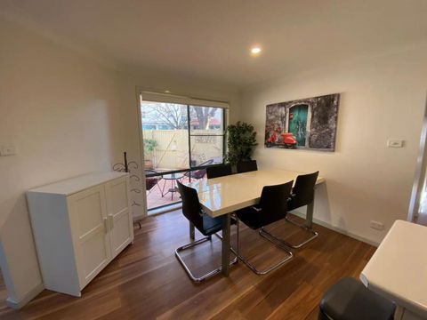 Quiet 2 Bedroom Apt In The Heart Of Old Kingston - Sydney 4u 1