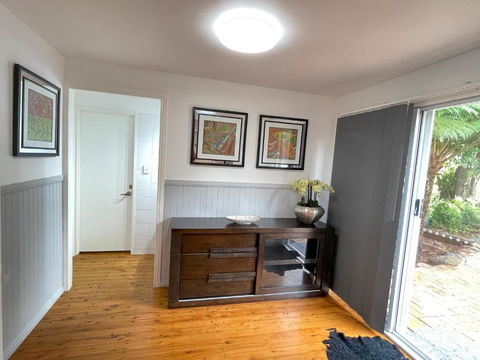 Quiet, Cozy And Calm 3 Bedroom House. - Accommodation Sydney 1