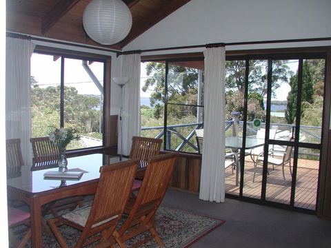 Rainbow House - Sydney 4u 1