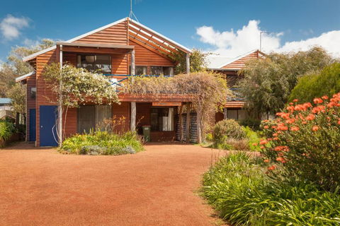 Rainbow House - Sydney 4u 0