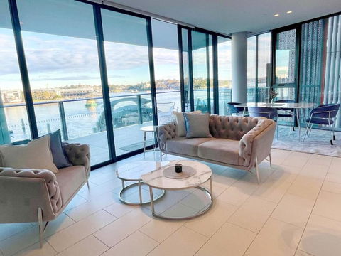 RARE Luxury Waterfront Living - Sydney 4u 0