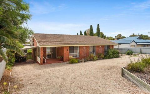 Ratties Residence 6 Carnegie St Port Ellliot - No Linen Included - Sydney 4u 2
