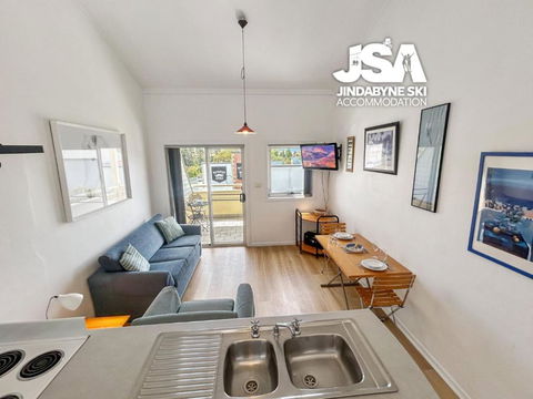 Razorback 3 - Accommodation Sydney 1