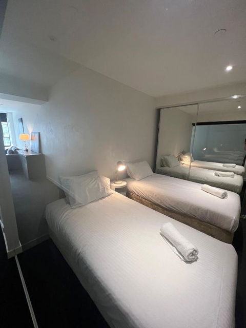 ReadySet Apartments On Little Collins - Accommodation Sydney 2