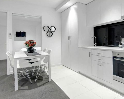 ReadySet Apartments On Little Collins - Accommodation Sydney 1