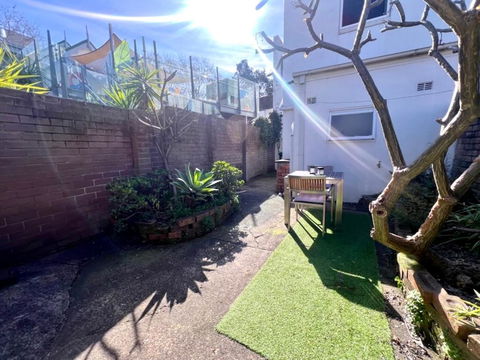 Rear Garden Suite - Sydney 4u 2