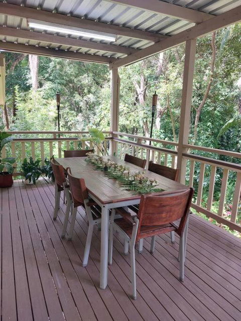 Rainforest Retreat-Fireplace-BBQ-3 Acres- - Sydney 4u 3