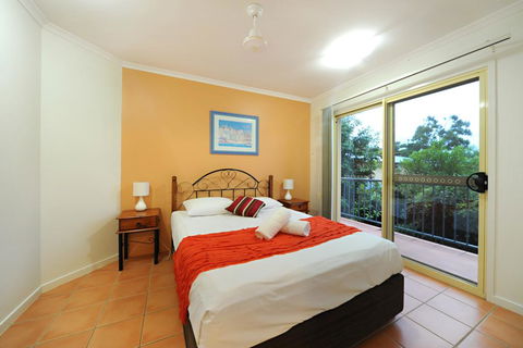 At Beach Court Holiday Villas - Sydney 4u 3