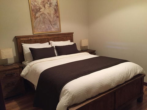 Atina Rocks Country Homestead - Sydney 4u 3