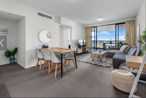 AU1 - Long Stay W Balcony RiverViews Fast WiFi - Sydney 4u 1
