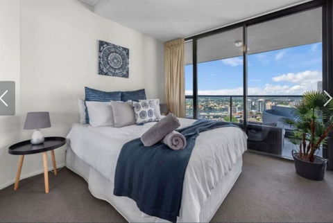 AU1 - Long Stay W Balcony RiverViews Fast WiFi - Sydney 4u 3