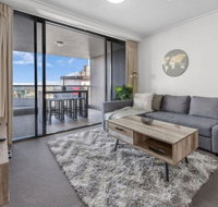 AU1 - Long Stay w Balcony RiverViews Fast WiFi - Accommodation Sydney