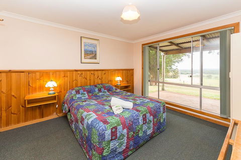 Augusta Sheoak Chalets - Sydney 4u 1