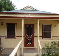 Autumn Affair Cottage 5 - Sydney 4u