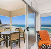 Avalon 3 - views to die for - across the road from convent beach - Sydney 4u