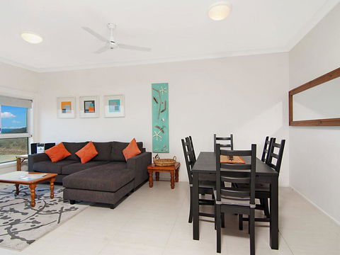 Avalon 3 - Views To Die For - Across The Road From Convent Beach - Sydney 4u 3