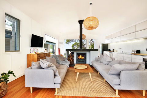 Ayana Beach House - Pet Friendly - Opposite Beach - Sydney 4u 0