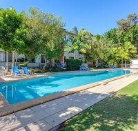 Baden 42 - Rainbow Shores Ground floor unit air conditioned overlooking outdoor spa - Sydney 4u