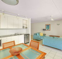 Baden 61 - Rainbow Shores Air conditioned Unit Walk To Beach Pool Tennis court - Sydney 4u