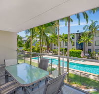 Baden 72 - Rainbow Shores Stroll to the beach Air con Swimming Pools - Sydney 4u