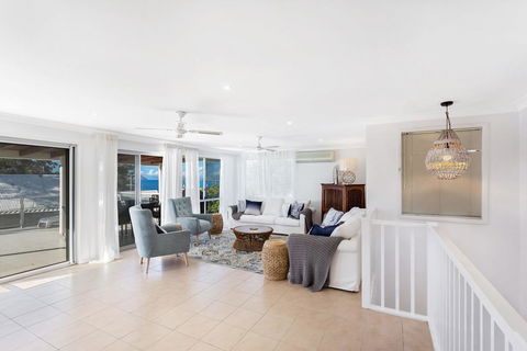 Bagnall Avenue, 1 - Sydney 4u 1