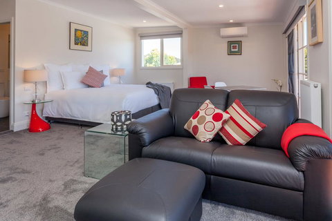 Balconies Lakeside - Accommodation Sydney 0