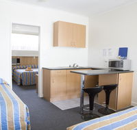 Bamboo Motor Inn - Sydney 4u