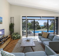 Barefoot Bungalow - Castaways Beach - Sydney 4u
