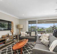 Barefoot Top Floor 32 Skyline Crescent Crescent Head - Sydney 4u