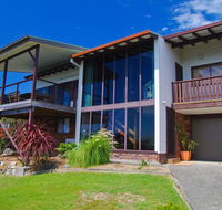 Barrels Beach House 28 Dulconghi Street - Sydney 4u