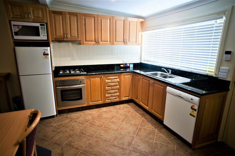 Bathurst Heritage Motor Inn - Sydney 4u 1