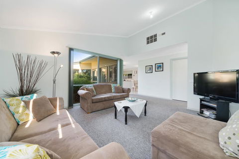 Bay Beach Beauty - Sydney 4u 3