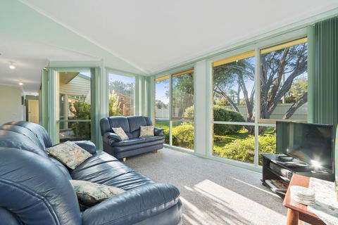 Bay Beach Beauty - Sydney 4u 1