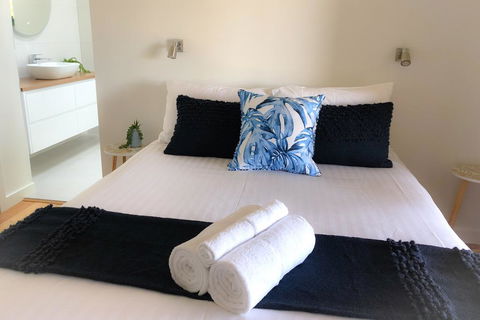 BAY OF FIRES BEACH SHACK Ocean Views From A Modern Beachhouse - Accommodation Sydney 1