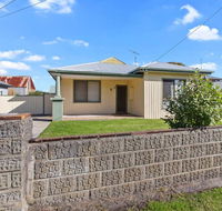 BAY YARD - large yard wifi family friendly. - Accommodation Sydney