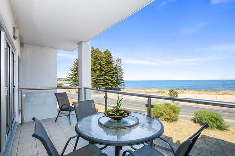 Bayline Beachfront Apartment No 4 - Sydney 4u 0