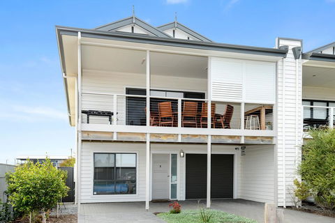 Bayside - Sydney 4u 1